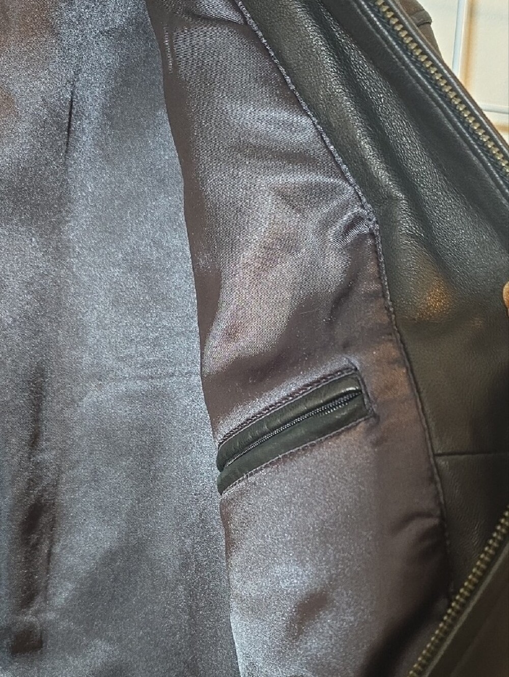 Kirkland Men's Signature Black Leather Bomber Jacket Size XL - Picture 7 of 16